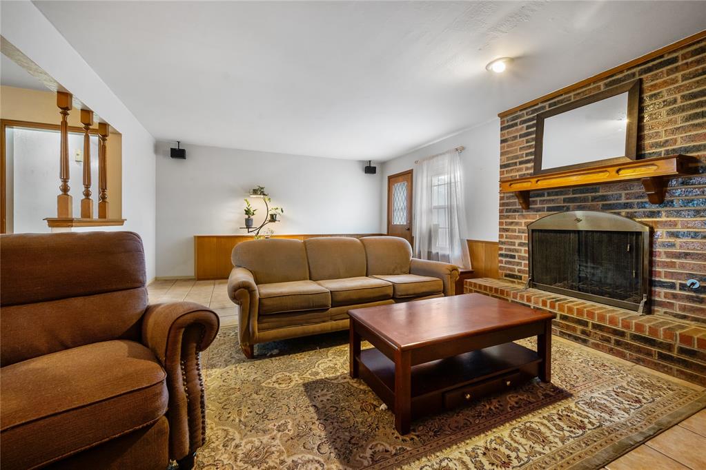 1816 N Lincoln Avenue Property Photo 3