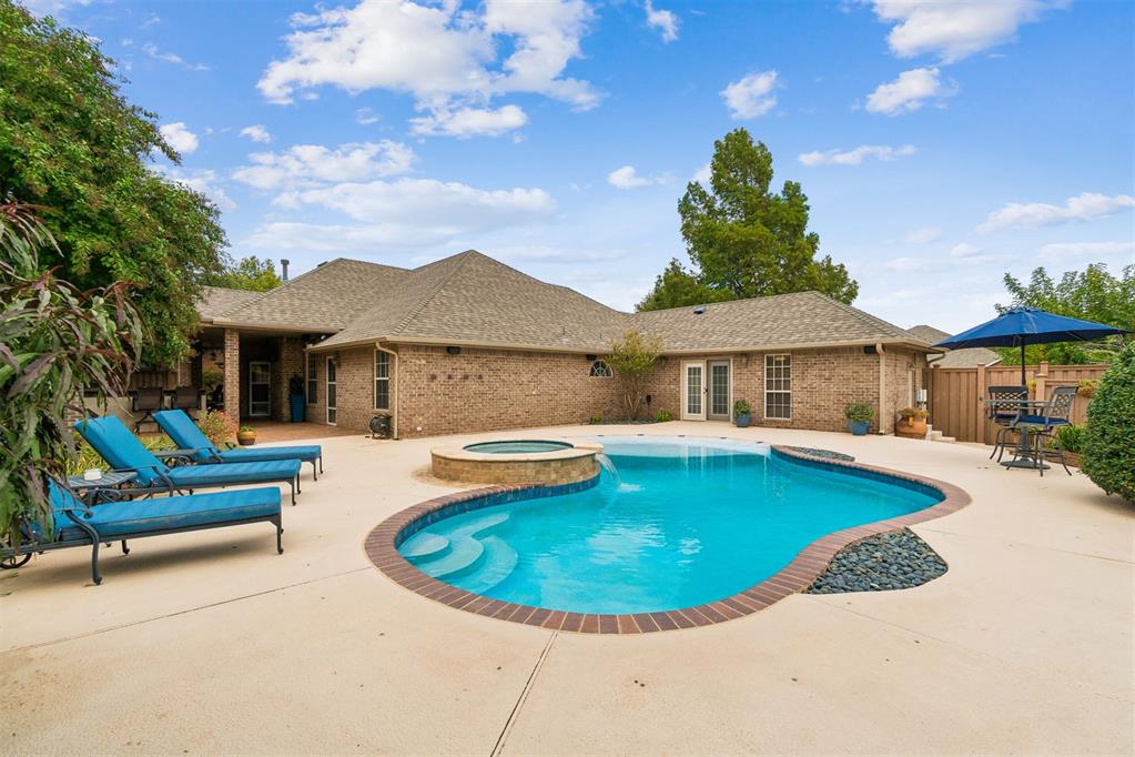 407 Tumbleweed Road Property Photo 1