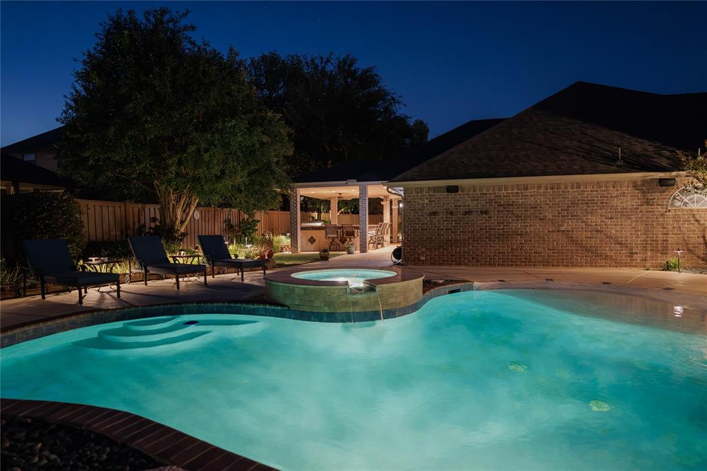 407 Tumbleweed Road Property Photo 3