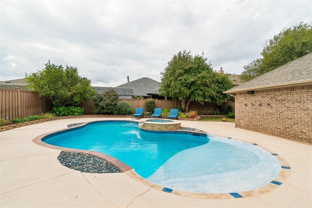 407 Tumbleweed Road Property Photo 5