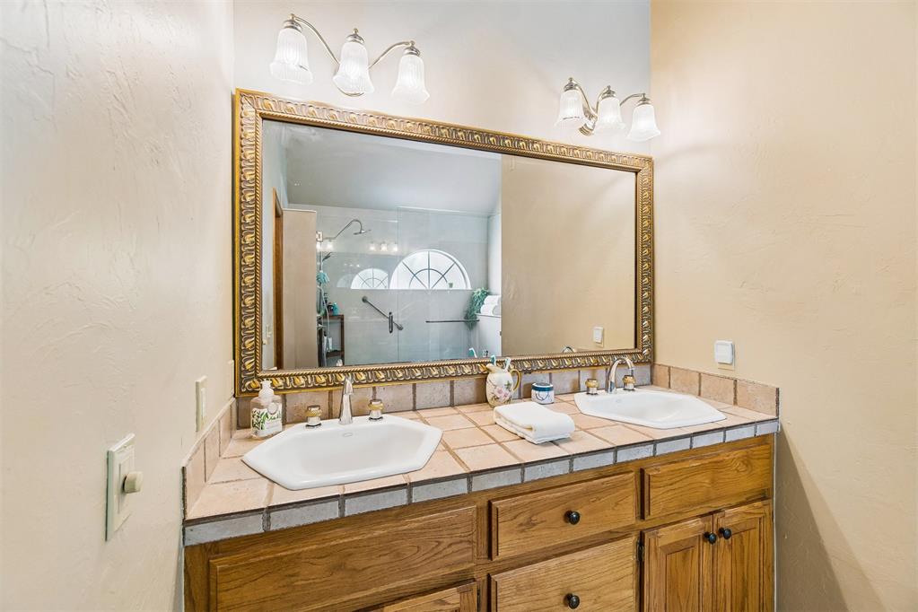 407 Tumbleweed Road Property Photo 34