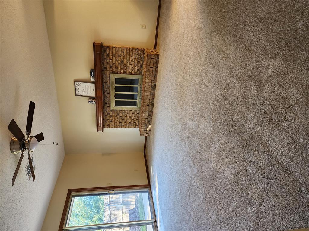 2605 N Donald Avenue Property Photo 11