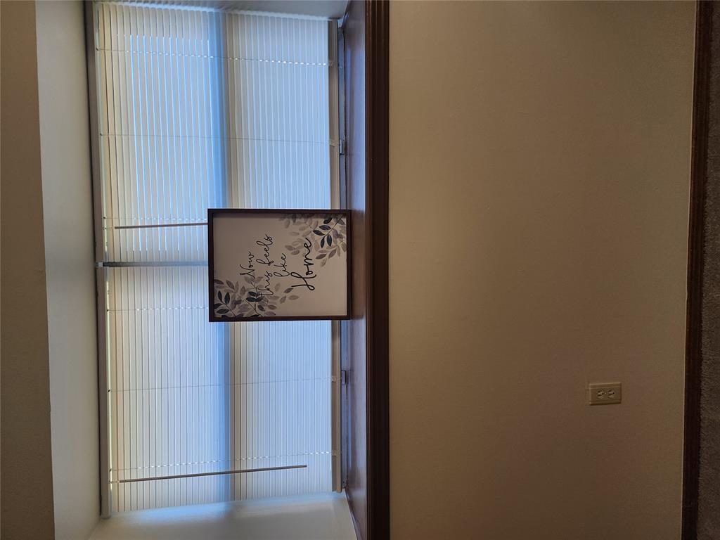 2605 N Donald Avenue Property Photo 17