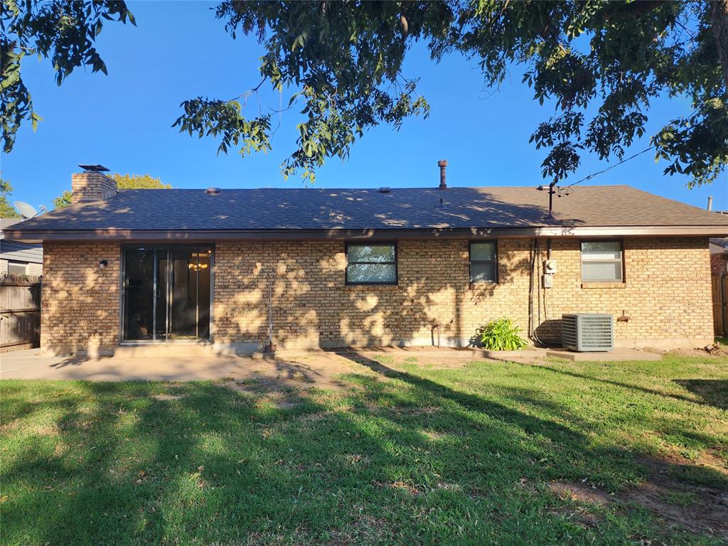 2605 N Donald Avenue Property Photo 20