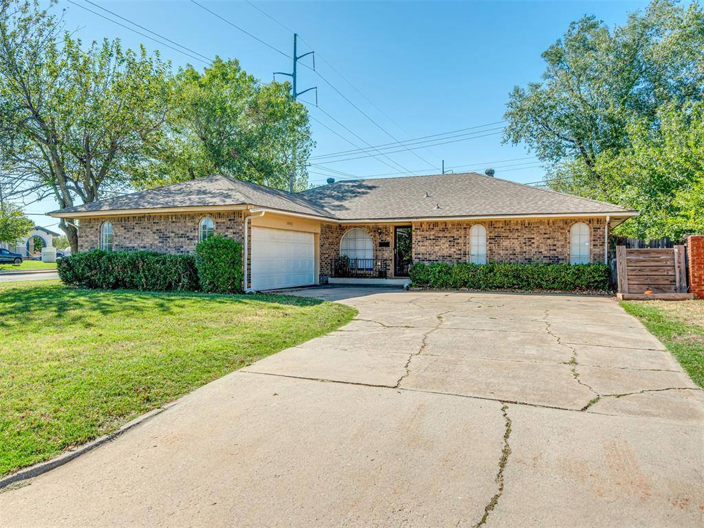 10901 N Villa Avenue Property Photo 2