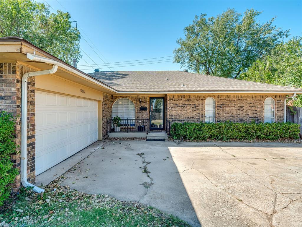 10901 N Villa Avenue Property Photo 3