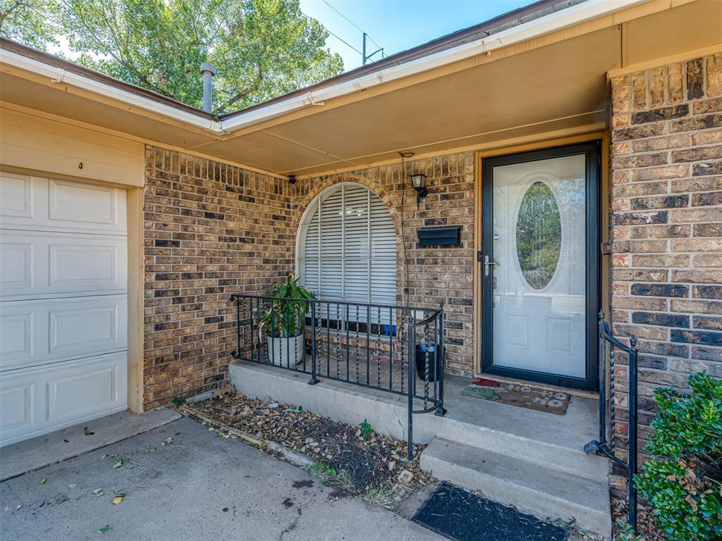 10901 N Villa Avenue Property Photo 4