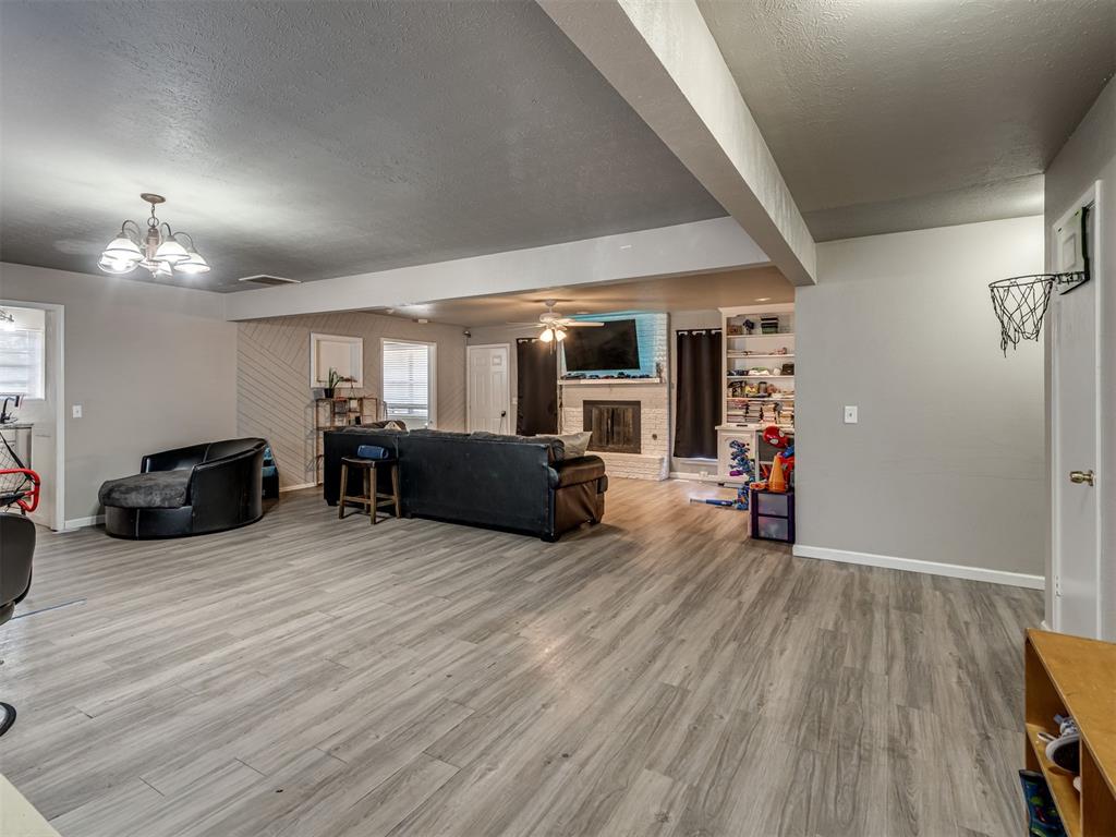10901 N Villa Avenue Property Photo 6