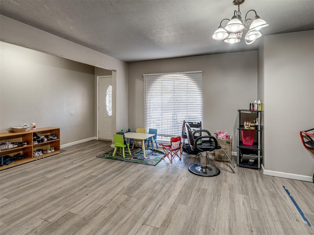 10901 N Villa Avenue Property Photo 9