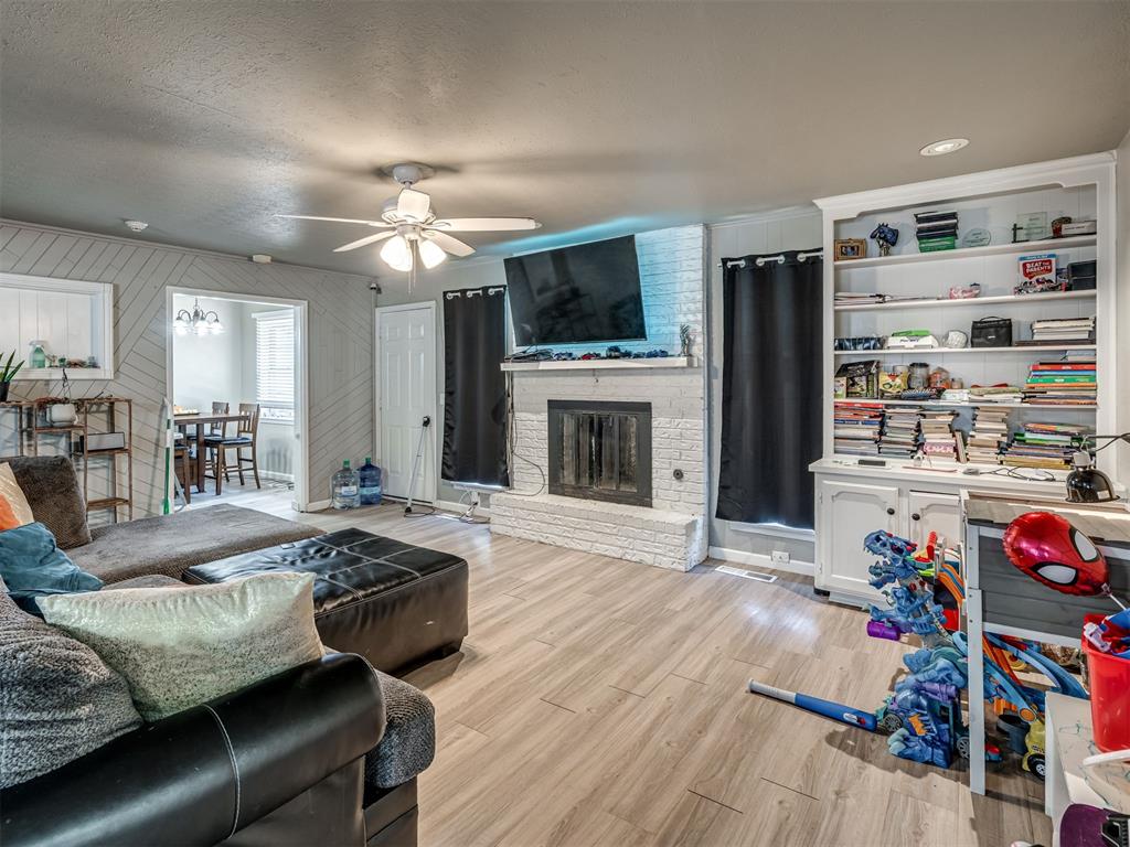 10901 N Villa Avenue Property Photo 11