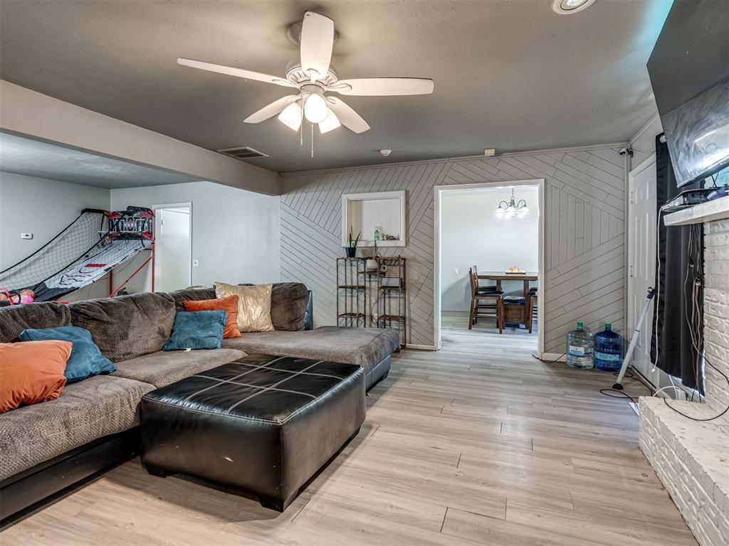 10901 N Villa Avenue Property Photo 13