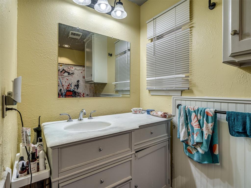 10901 N Villa Avenue Property Photo 29