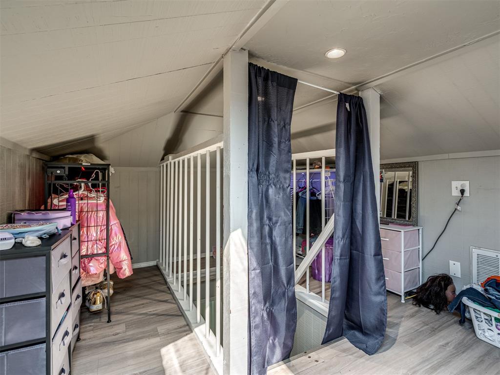 10901 N Villa Avenue Property Photo 36
