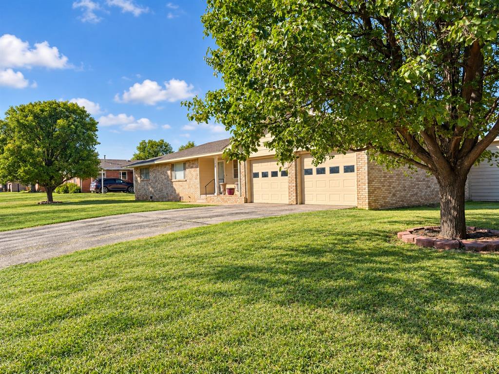 205 S Highland Drive Property Photo 3