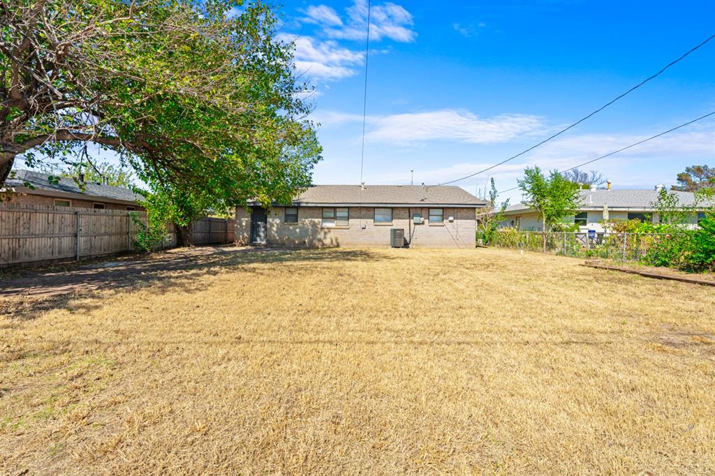 852 Nw 9th Street Property Photo 4