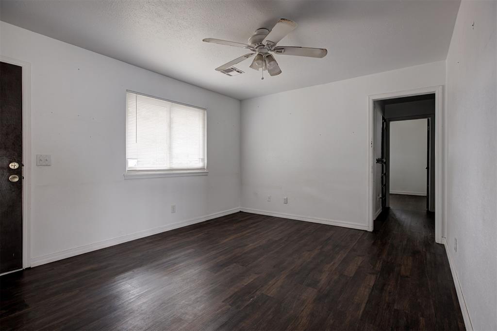 2025 Albert Drive Property Photo 7