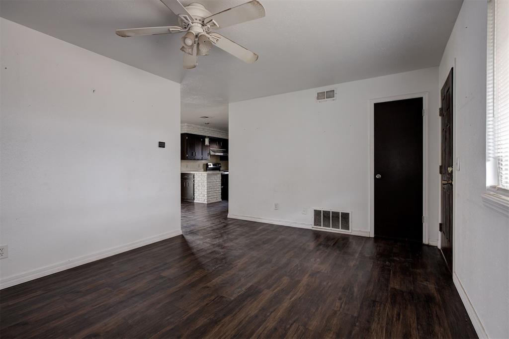 2025 Albert Drive Property Photo 9