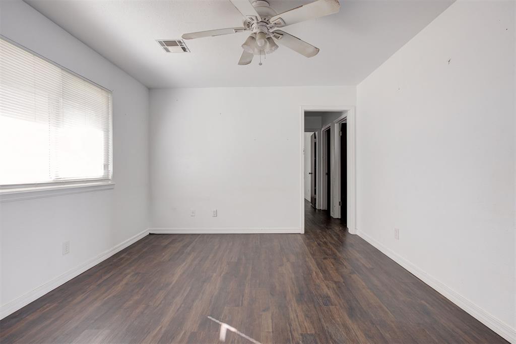 2025 Albert Drive Property Photo 10