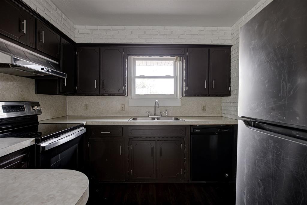 2025 Albert Drive Property Photo 16