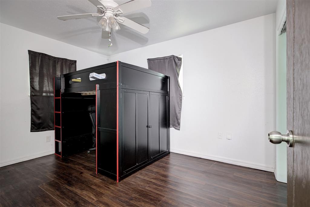 2025 Albert Drive Property Photo 21