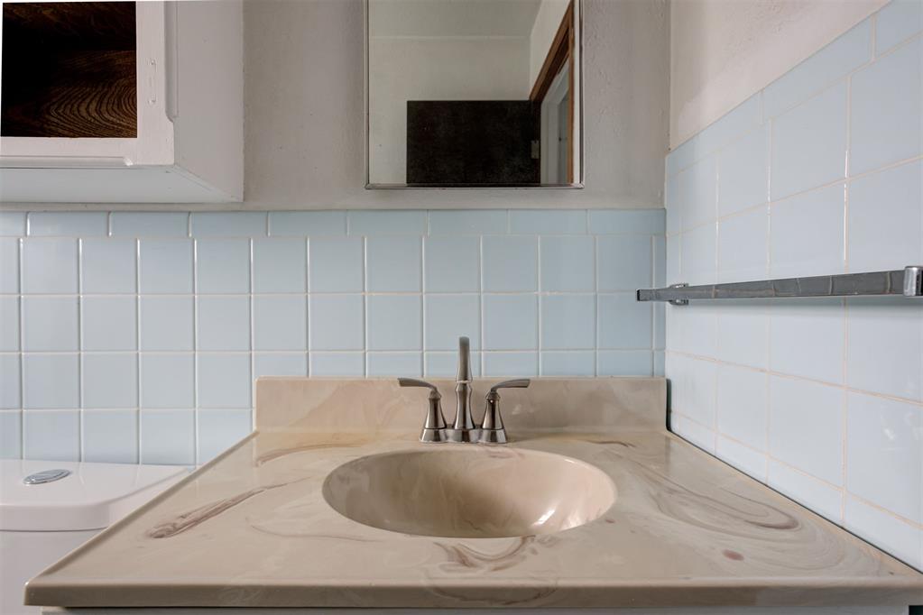 2025 Albert Drive Property Photo 27