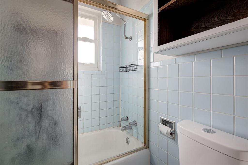 2025 Albert Drive Property Photo 28