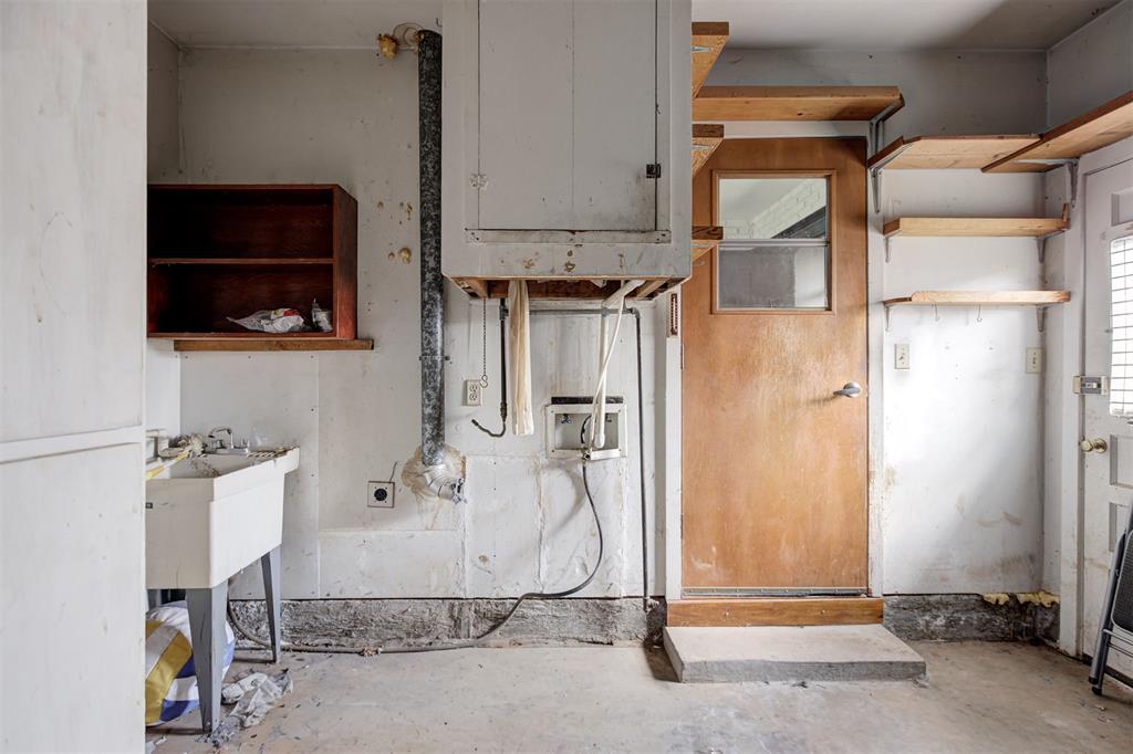 2025 Albert Drive Property Photo 34