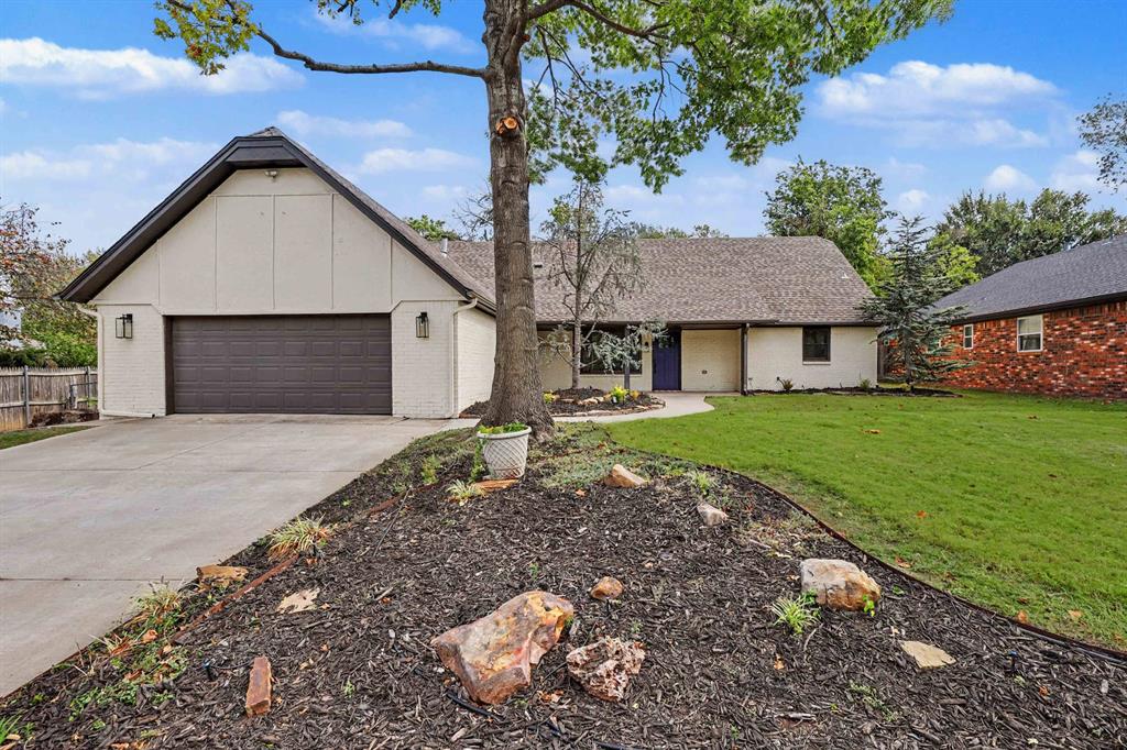 1221 Woodstock Court Property Photo 2