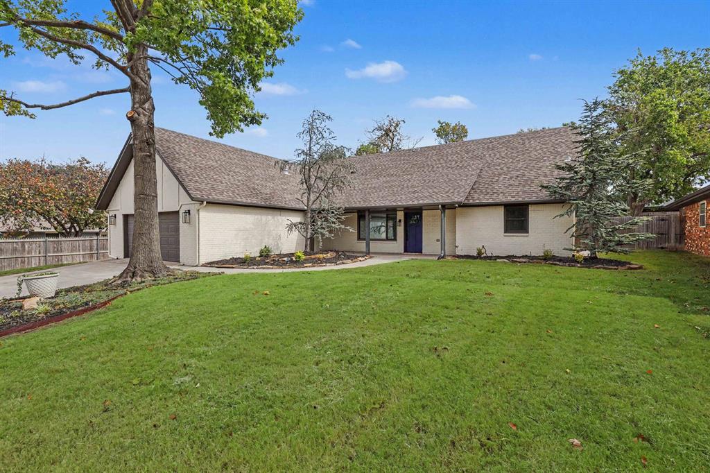 1221 Woodstock Court Property Photo 4