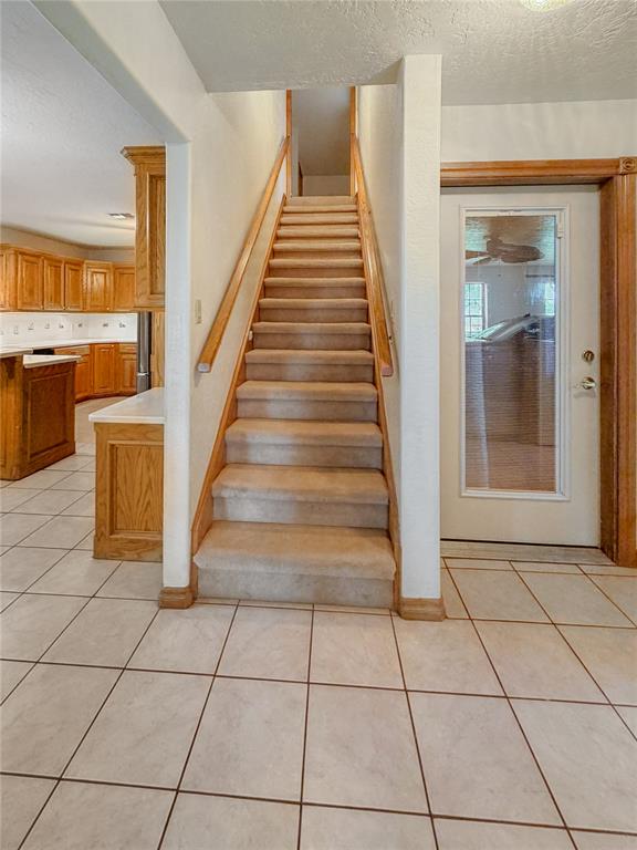 594 Ne Valley View Road Property Photo 9