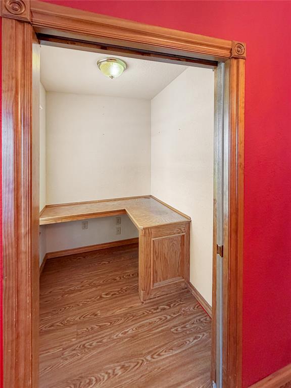594 Ne Valley View Road Property Photo 11