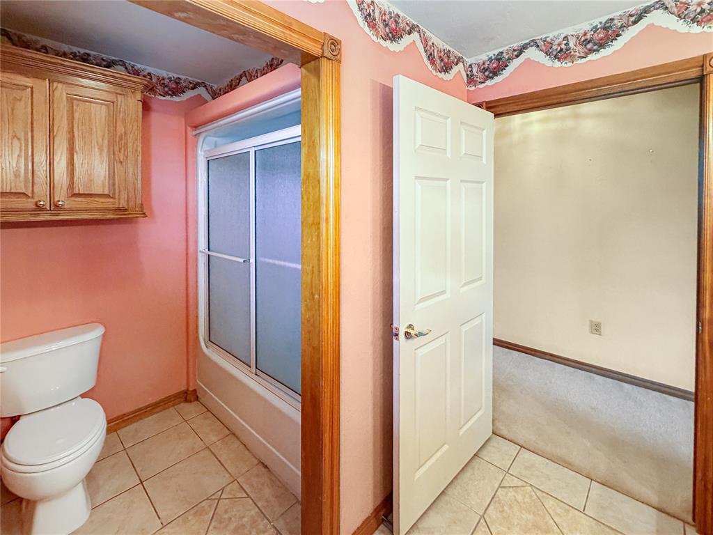 594 Ne Valley View Road Property Photo 13