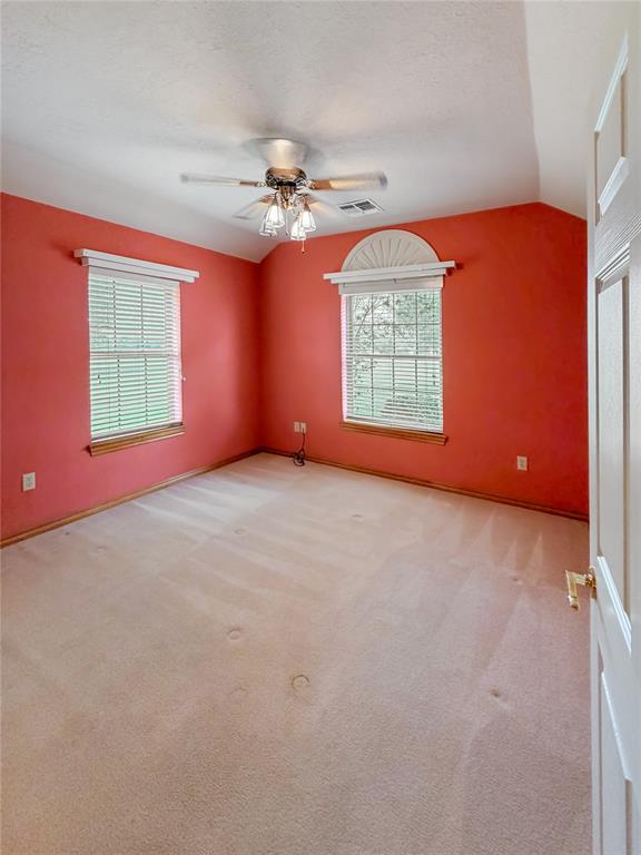 594 Ne Valley View Road Property Photo 16