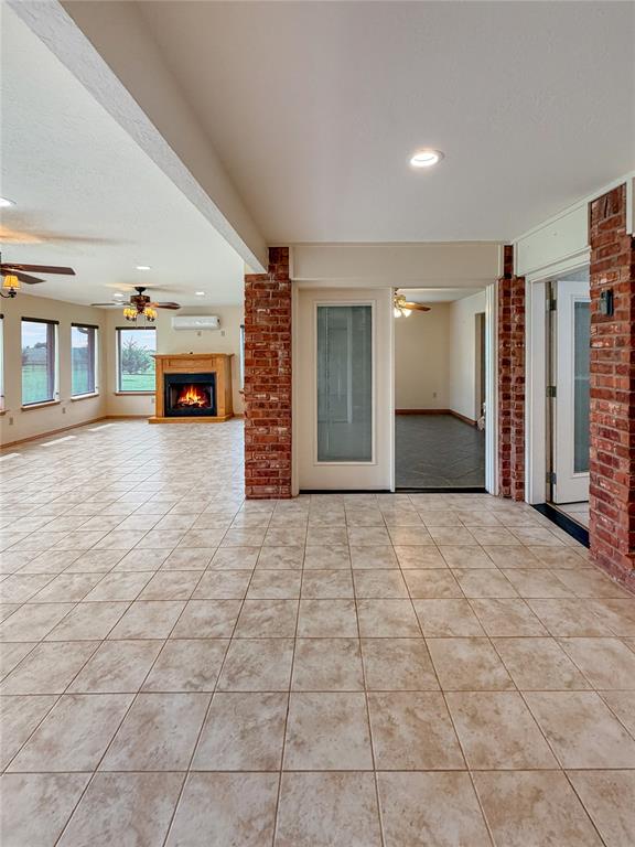 594 Ne Valley View Road Property Photo 20