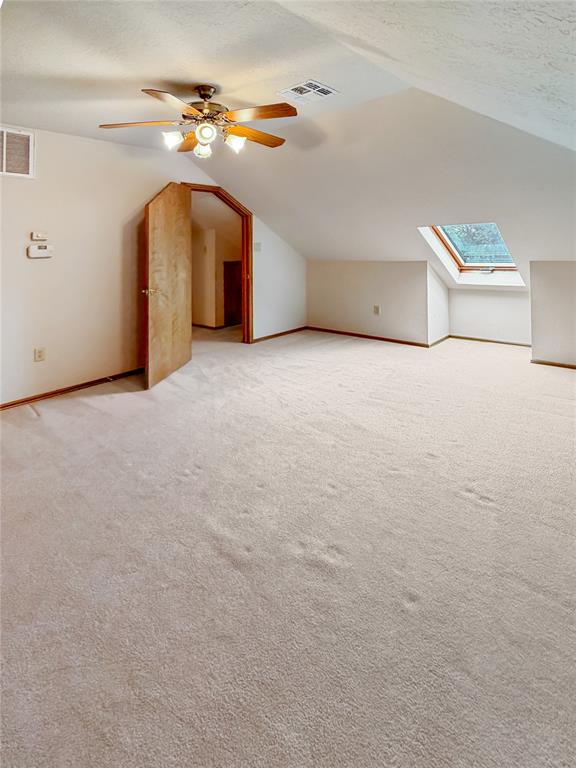 594 Ne Valley View Road Property Photo 25