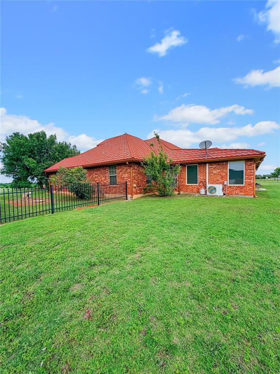 594 Ne Valley View Road Property Photo 38