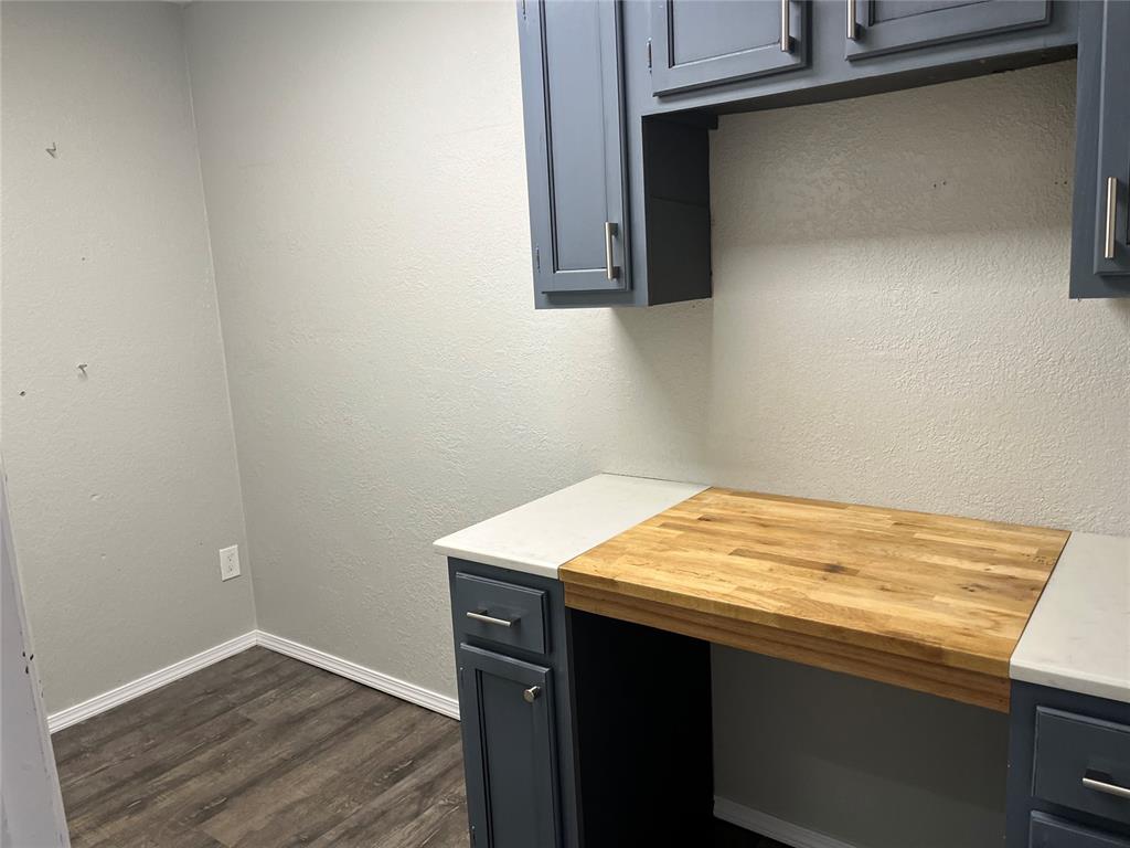 300 Little Chisholm Circle Property Photo 14