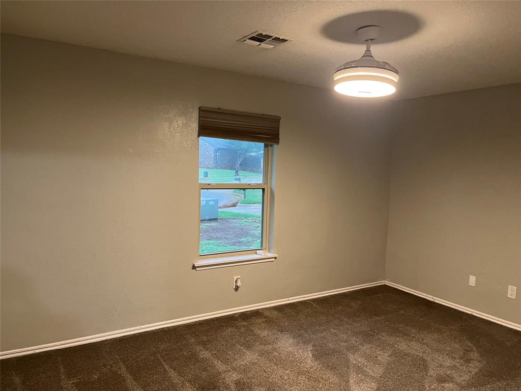 300 Little Chisholm Circle Property Photo 15