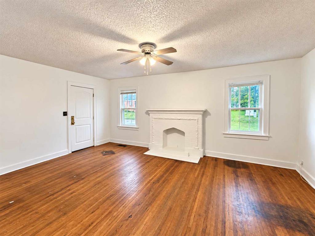 1136 N Villa Avenue Property Photo 3