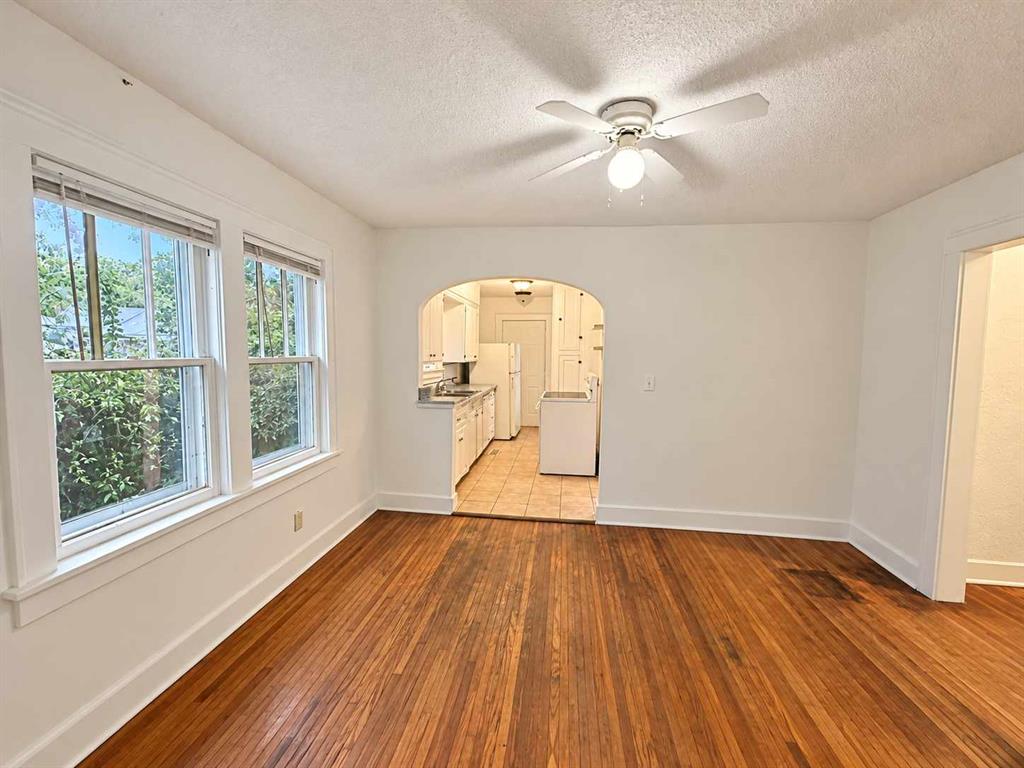 1136 N Villa Avenue Property Photo 4