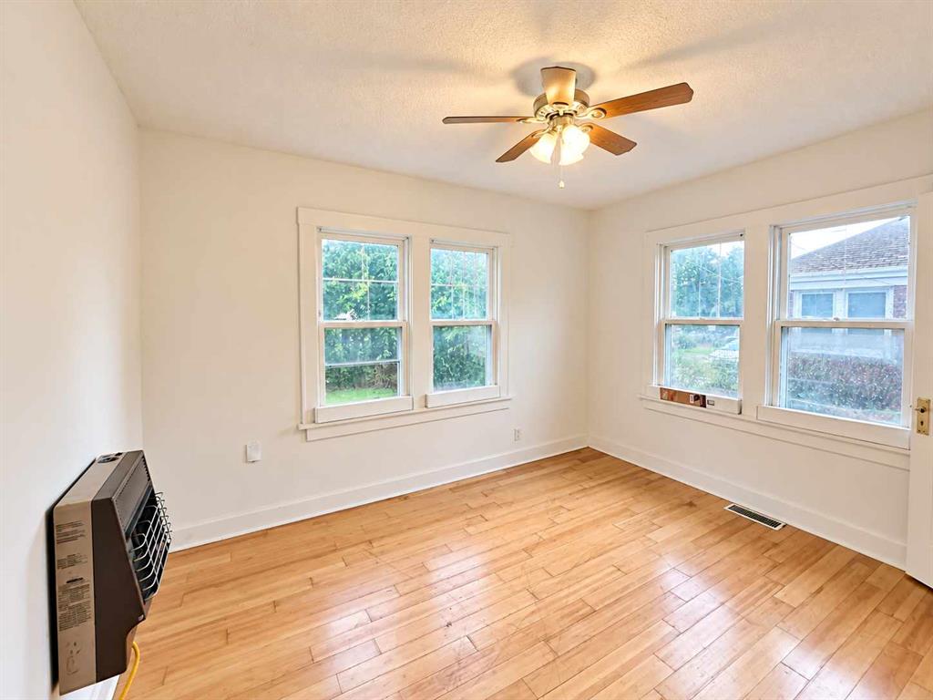 1136 N Villa Avenue Property Photo 10