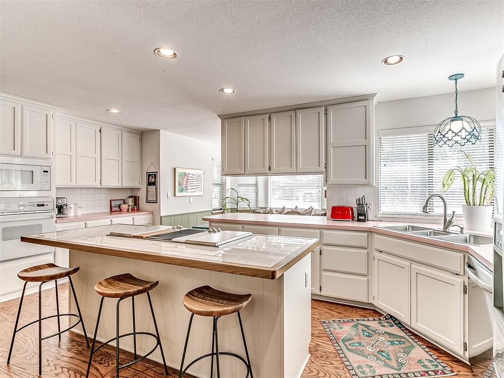 1824 N Philadelphia Avenue Property Photo 18