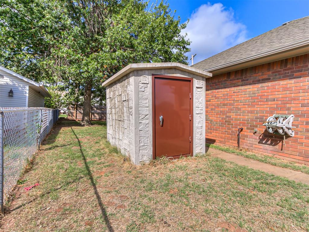 1824 N Philadelphia Avenue Property Photo 48
