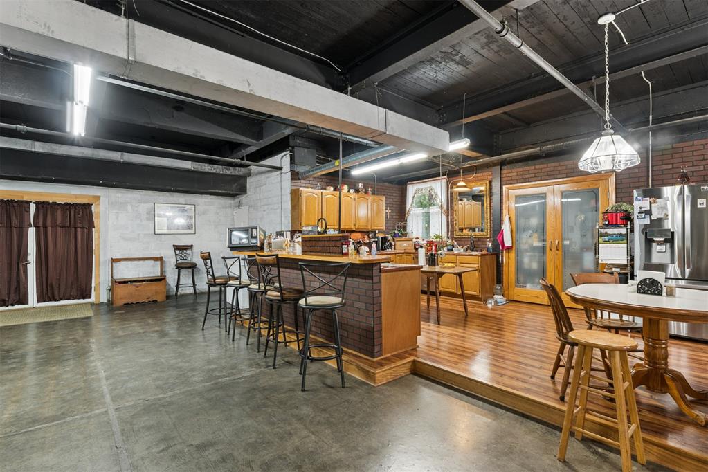 1200 W Benedict Street Property Photo 7