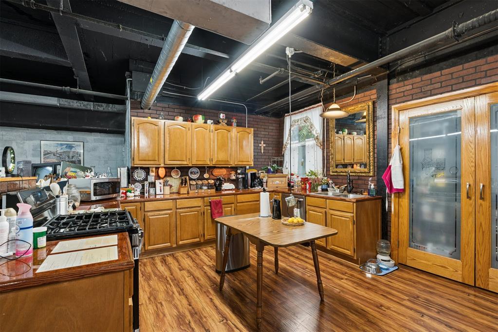 1200 W Benedict Street Property Photo 8