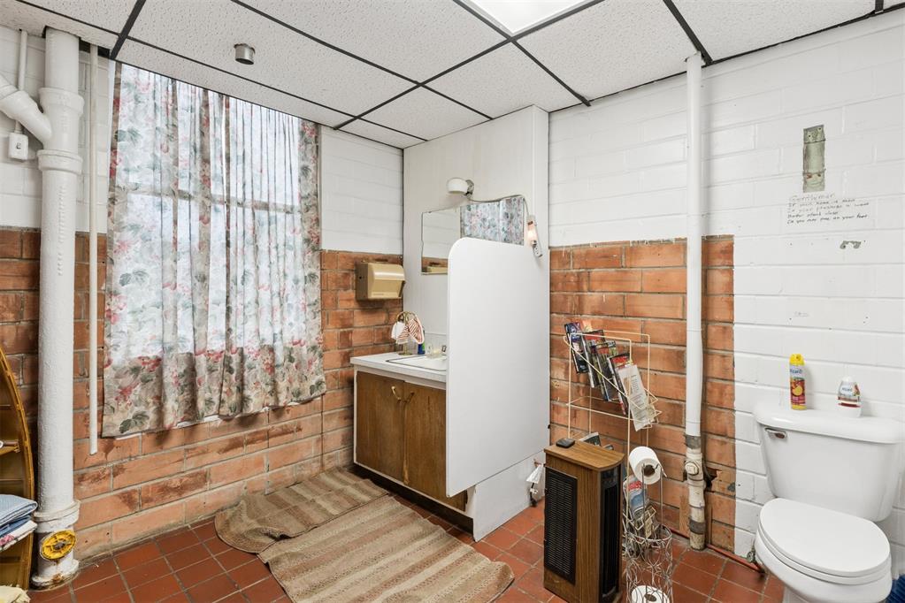 1200 W Benedict Street Property Photo 14