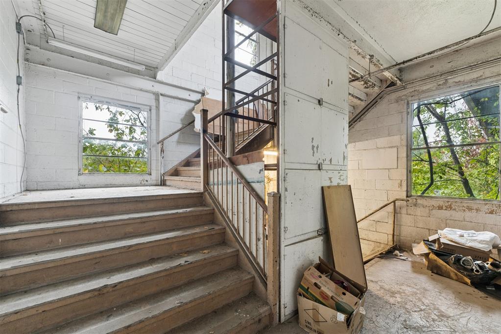 1200 W Benedict Street Property Photo 26