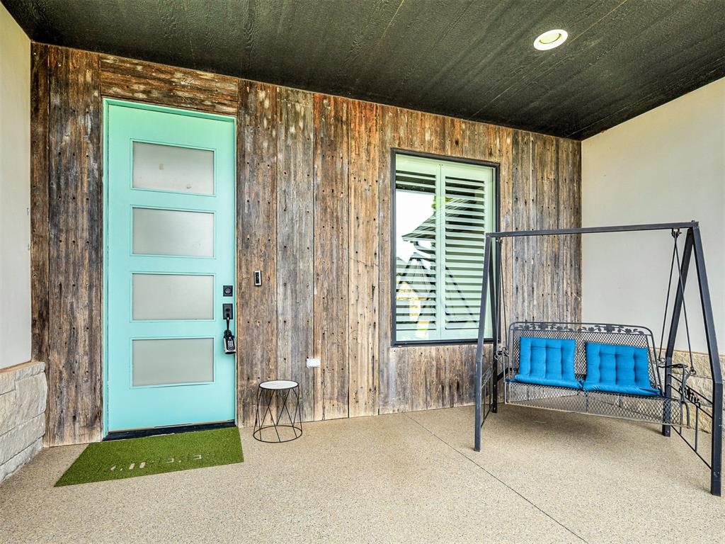 13204 Knight Island Drive Property Photo 6