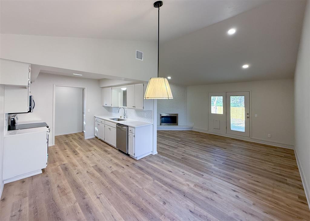 8813 Rambling Road Property Photo 2