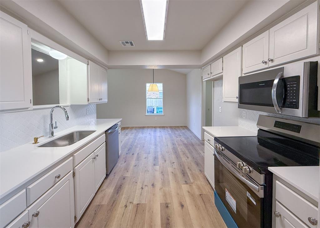 8813 Rambling Road Property Photo 3